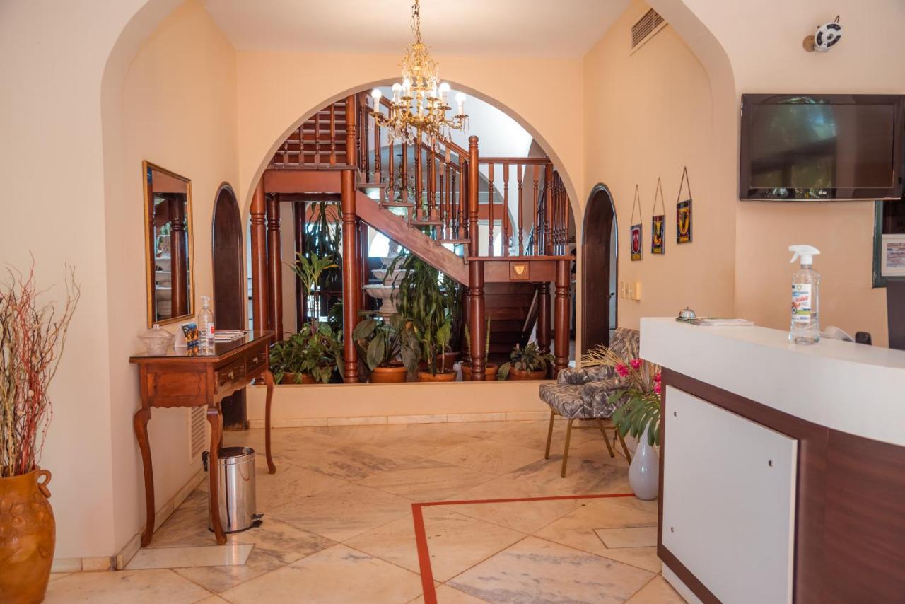 Casa Blanca Otel Ciudad del Este Dış mekan fotoğraf